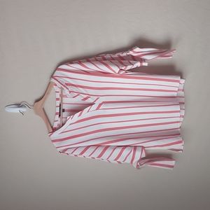 A Loose Striped Blouse with Mid-length Sleeves